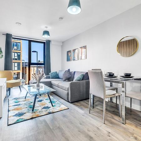 City Centre Emerald Escape - Sleeps-6, 2Beds & 2Baths , Netflix , Free Internet Birmingham Esterno foto