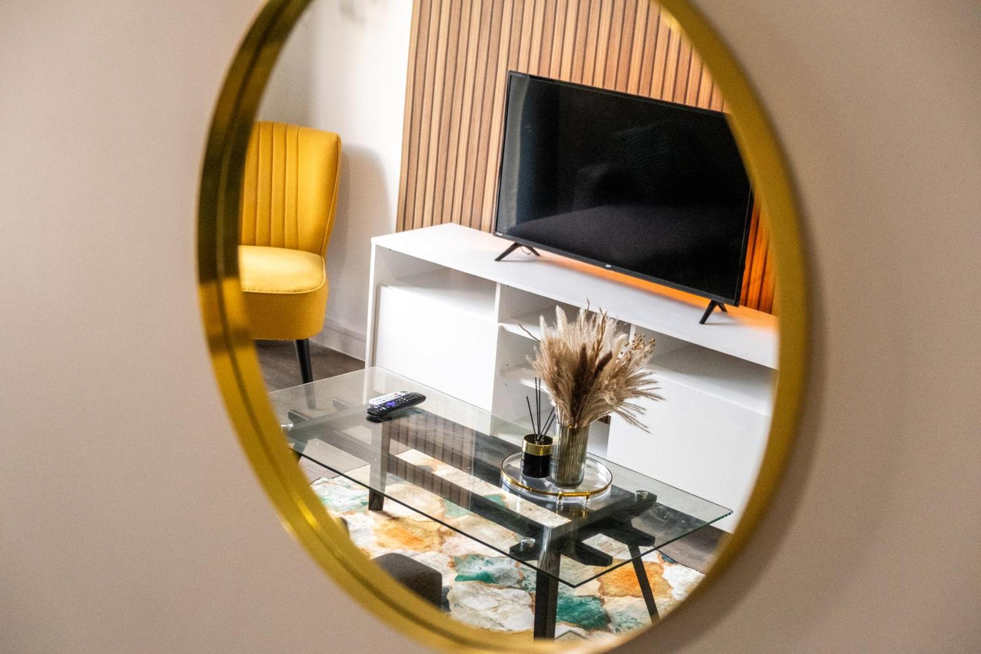 City Centre Emerald Escape - Sleeps-6, 2Beds & 2Baths , Netflix , Free Internet Birmingham Esterno foto