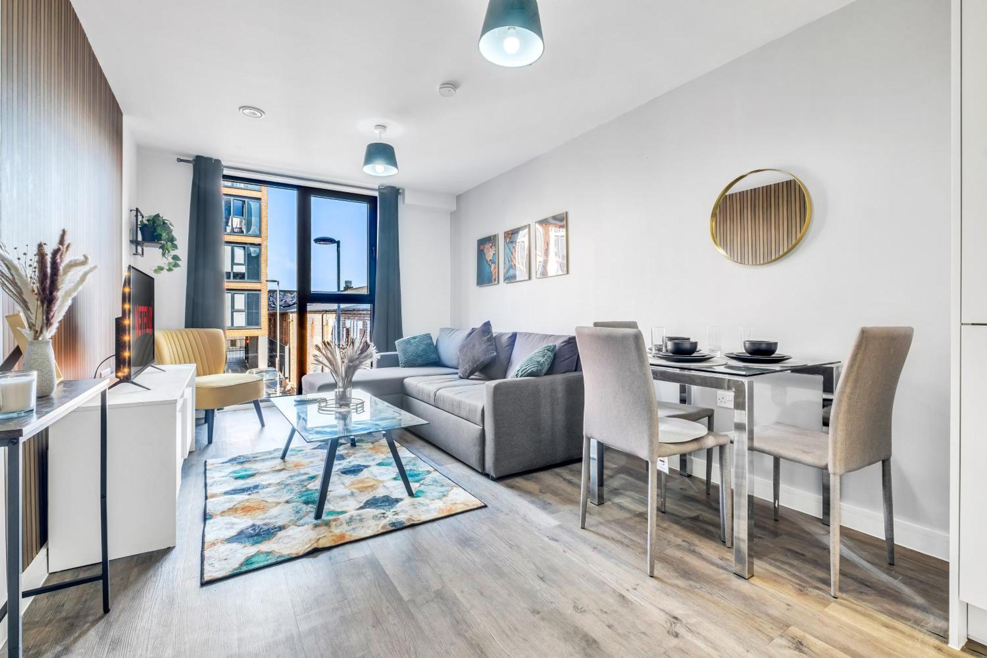 City Centre Emerald Escape - Sleeps-6, 2Beds & 2Baths , Netflix , Free Internet Birmingham Esterno foto