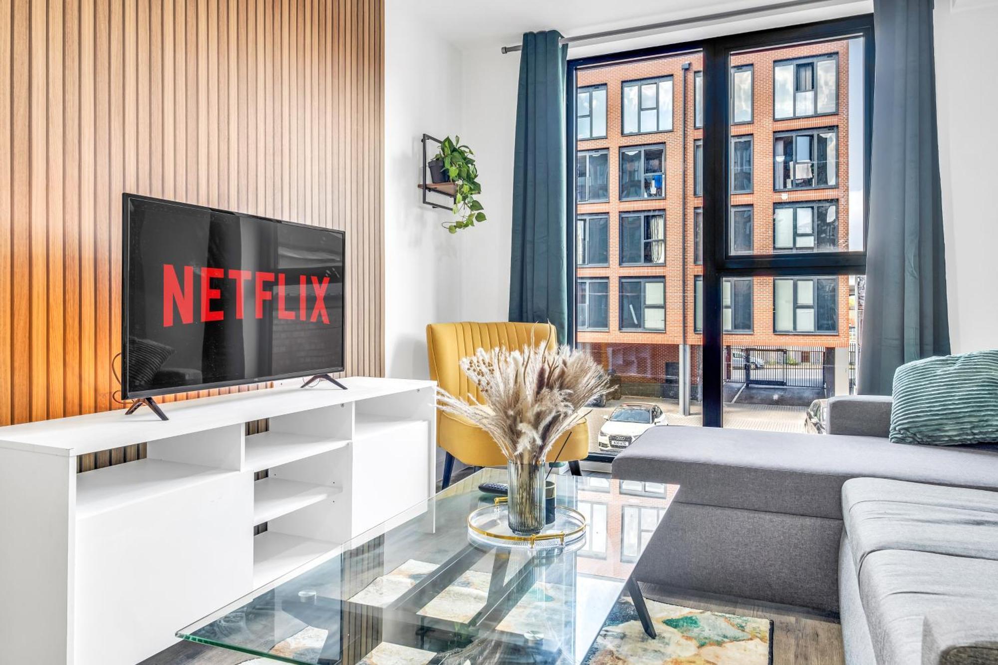 City Centre Emerald Escape - Sleeps-6, 2Beds & 2Baths , Netflix , Free Internet Birmingham Esterno foto