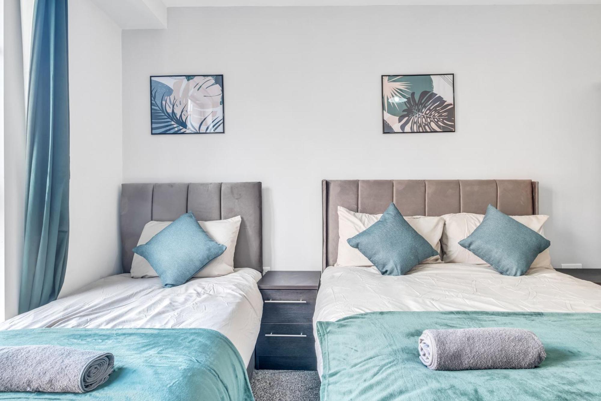City Centre Emerald Escape - Sleeps-6, 2Beds & 2Baths , Netflix , Free Internet Birmingham Esterno foto