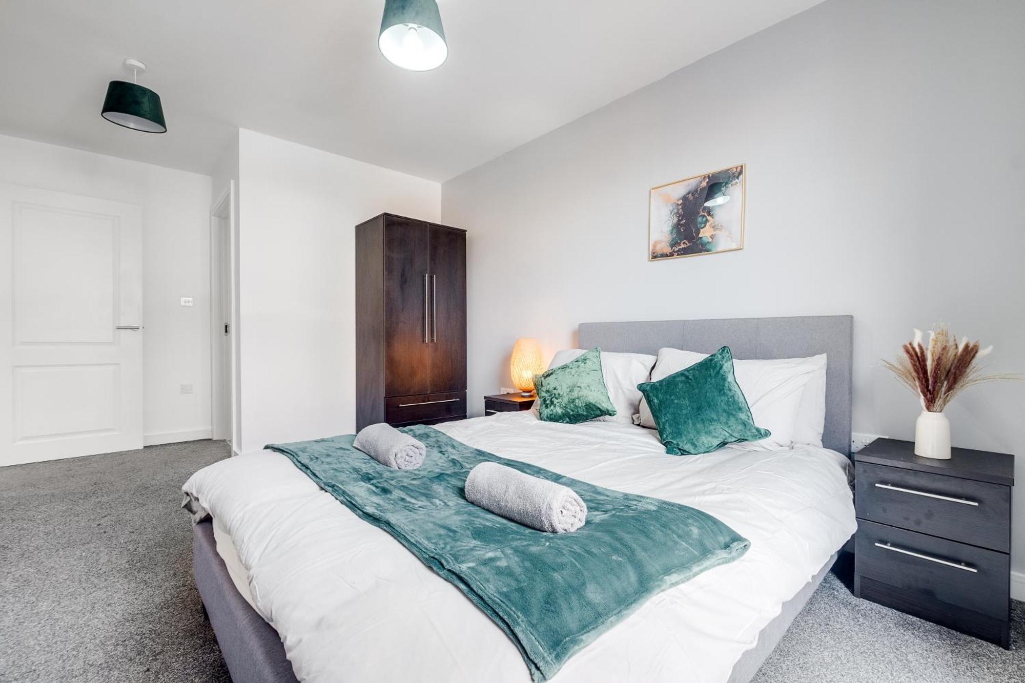 City Centre Emerald Escape - Sleeps-6, 2Beds & 2Baths , Netflix , Free Internet Birmingham Esterno foto