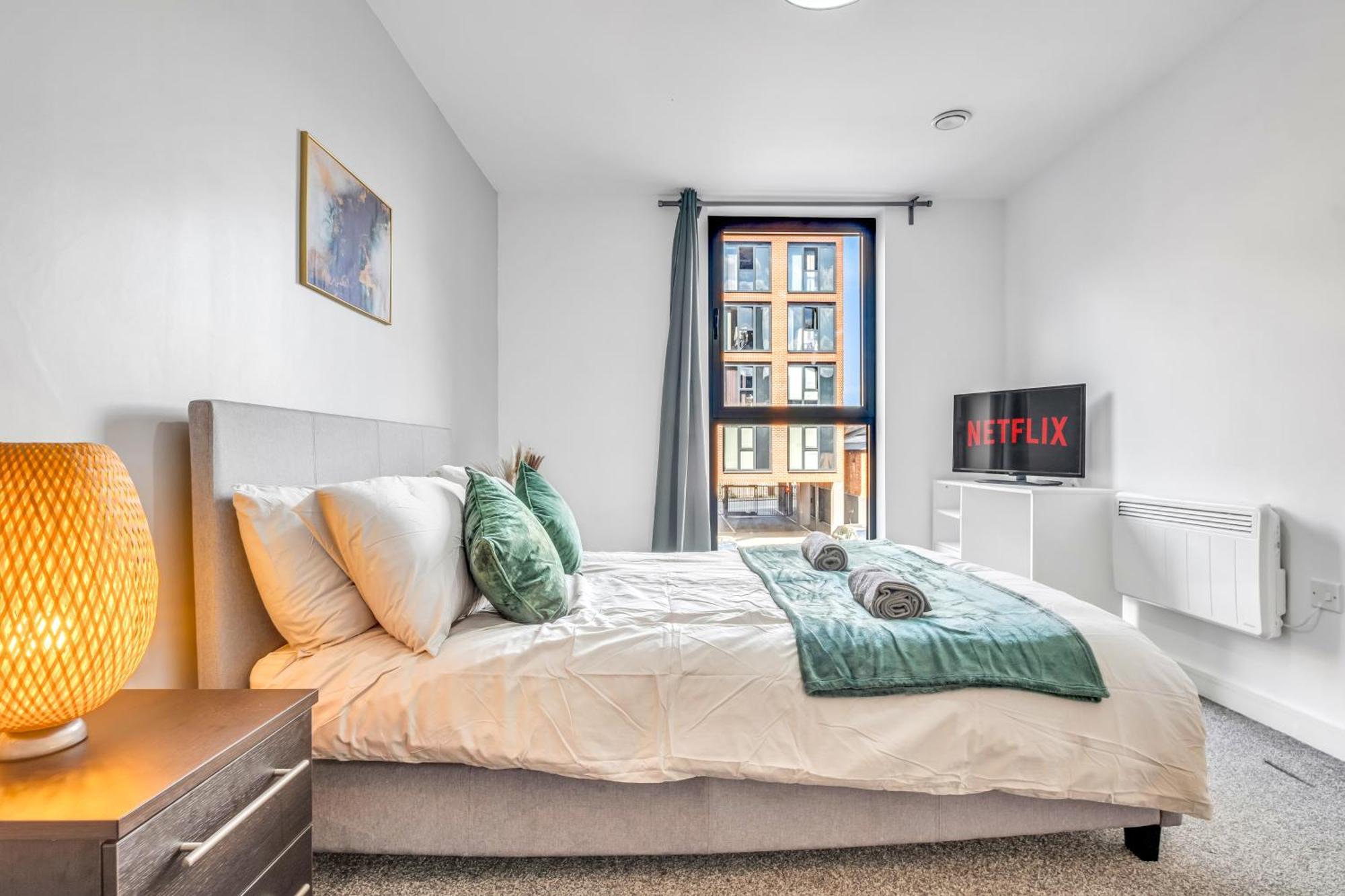 City Centre Emerald Escape - Sleeps-6, 2Beds & 2Baths , Netflix , Free Internet Birmingham Esterno foto